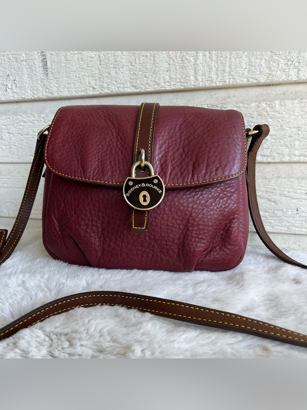 DOONEY & BOURKE Burgundy Lock Belvedere Dillen Flap Crossbody
